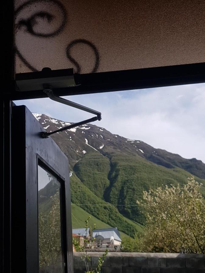 Готель Cozy House Kazbegi Екстер'єр фото