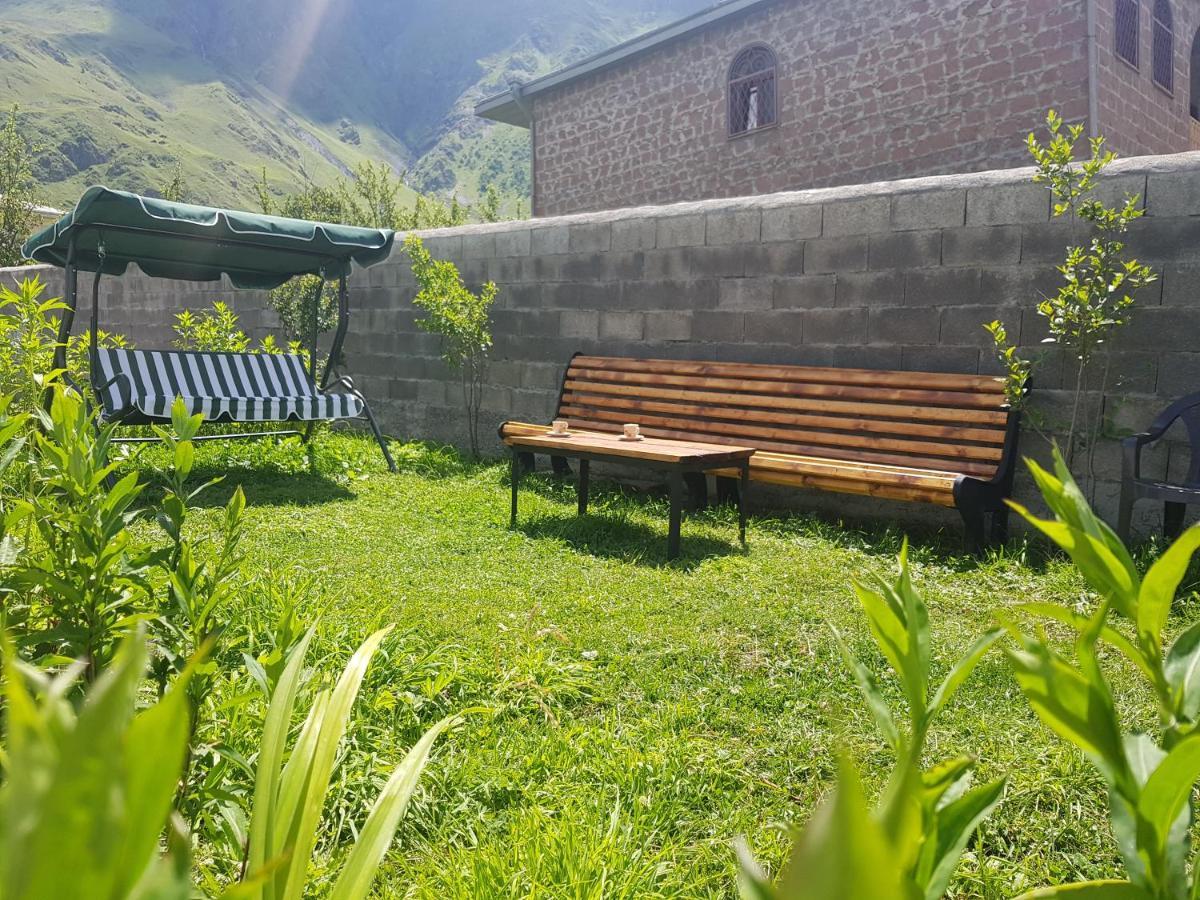 Готель Cozy House Kazbegi Екстер'єр фото